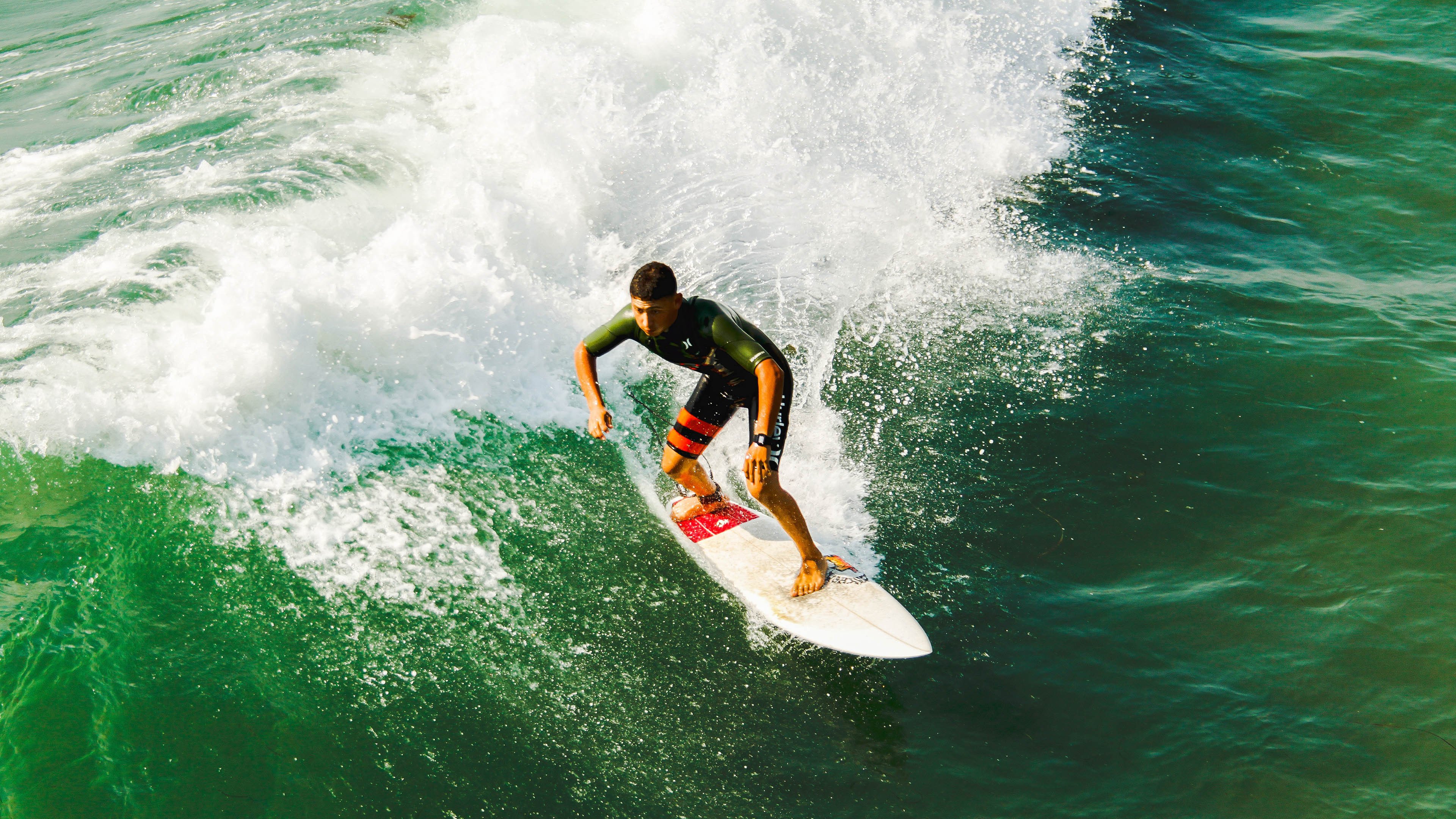阿扎伦卡重返赛场，败北首场状态出色，掘金观众沸腾！热度持续攀升