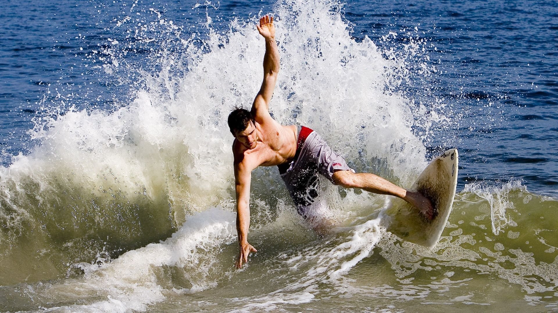  和男友露营走错帐篷 