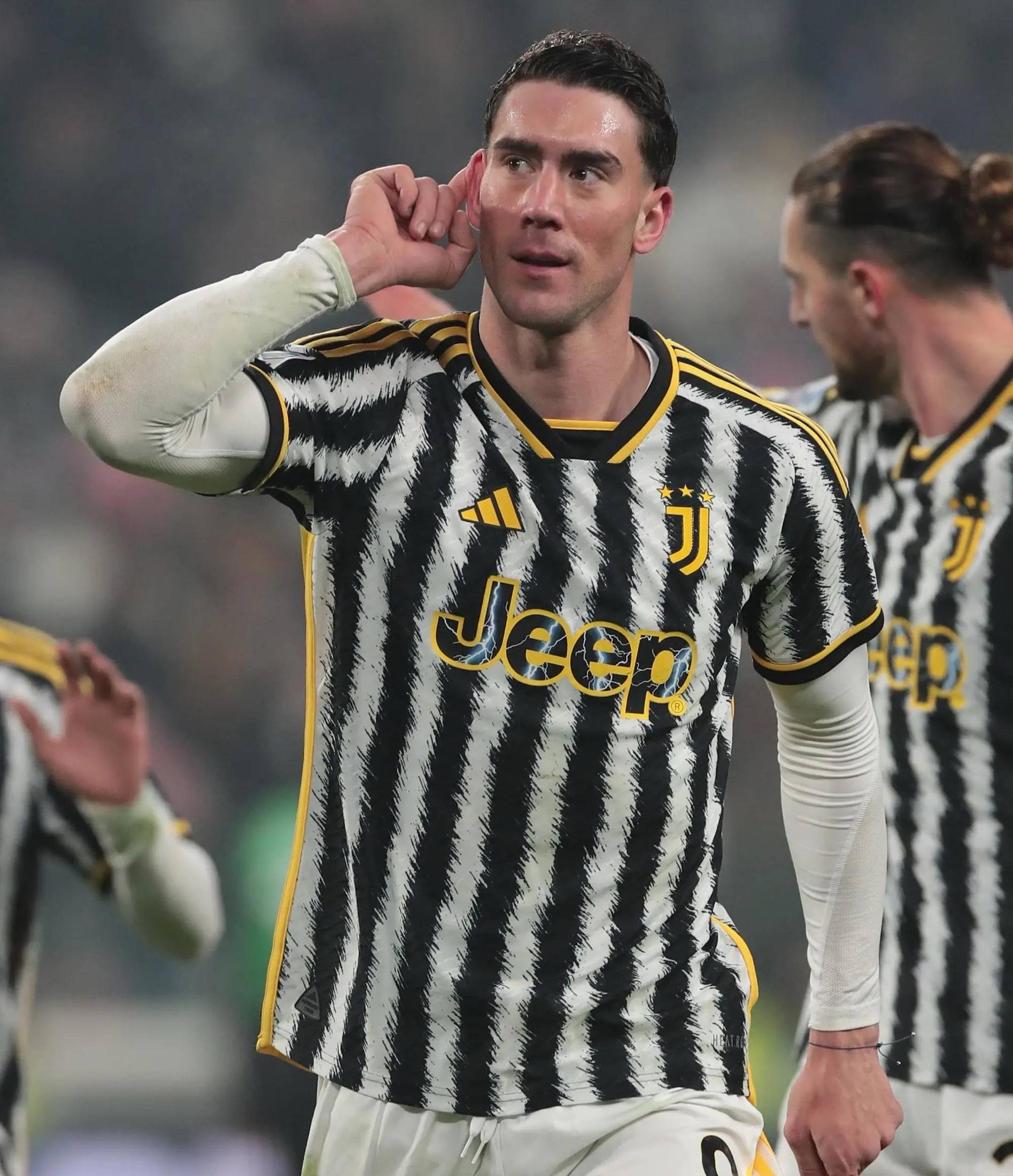 世界杯战况：阿森纳防线稳固，尤文图斯进攻受阻，莱万成最佳(阿森纳最新消息)